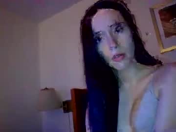 Nude cam couple daddyslilprincess777 image #2941680