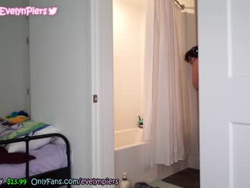 Nude cam girl evelynpiers image #1935586