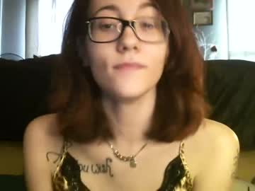 Nude cam girl puppy_pop2490 image #3431761