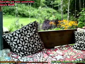 Nude cam couple honeyand_thebear image #2336454