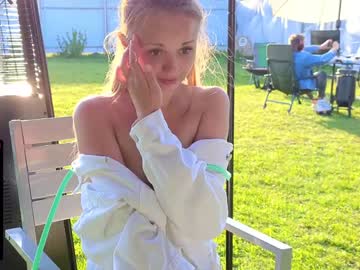 Nude cam girl misss_viki image #4339362