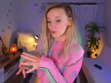Nude cam girl juicyandthepussyblvd image #2703926