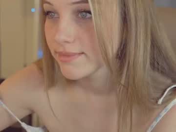 Nude cam girl mia_milagros image #1417313