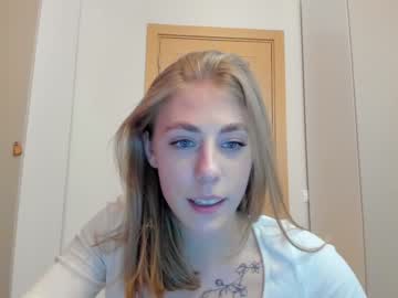 Nude cam girl _strawbeerry_ image #4297654
