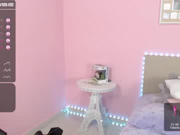 Nude cam girl little_effy18 image #1194409