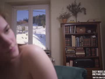 Nude cam girl claire_moulin image #968844