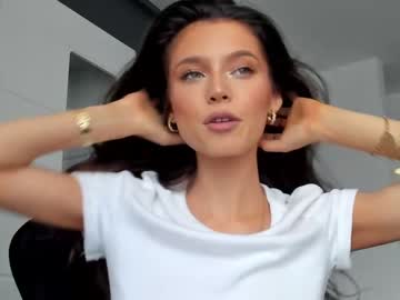 Nude cam girl isia_slay image #3565852