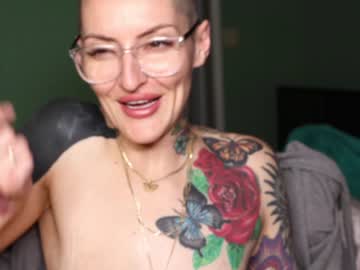 Nude cam girl oftenelle image #2301822