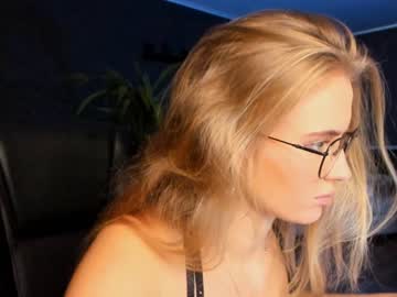 Nude cam girl linellali image #2884285