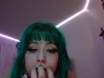 Nude cam girl kylakitsune image #4034012