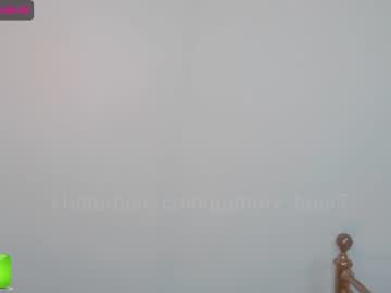 Nude cam girl gummy_bear7 image #790603