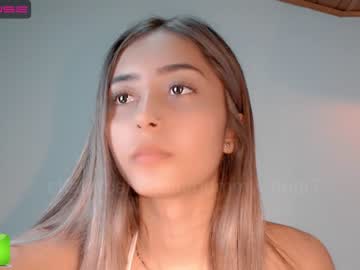 Nude cam girl gummy_bear7 image #740589