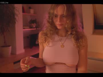 Nude cam girl chillwithkira image #1860526