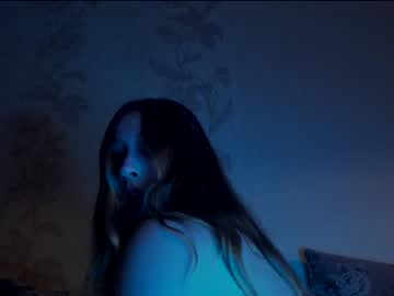 Nude cam girl aveksmr image #6059532