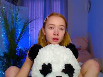 Nude cam girl little__kittty image #1112898