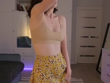 Nude cam girl _blackbee_ image #2357677