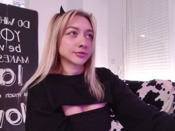 Nude cam girl mynameisnikki image #3164560