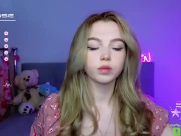 Nude cam girl small_blondee image #4666416