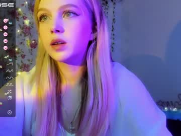 Nude cam girl small_blondee image #3927180
