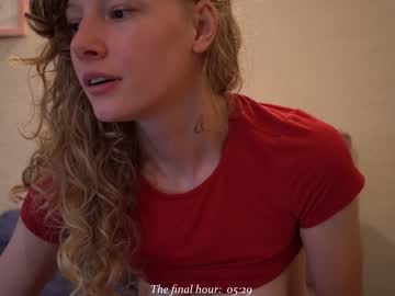 Nude cam girl sistinehashands image #2636404