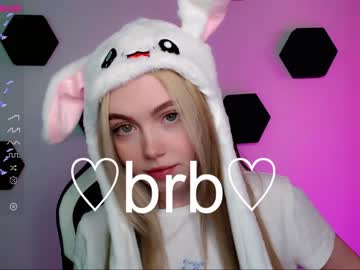 Nude cam girl small_blondee image #4196567