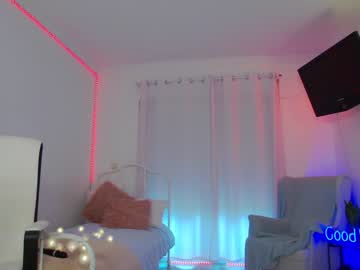 Nude cam girl angel_danm_milf image #1520132