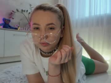 Nude cam girl meryfoxxx image #3895865