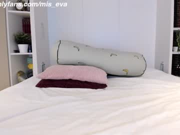Nude cam girl mis_eva image #2930322