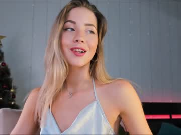 Nude cam girl emmi_rosee image #5989336