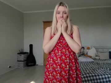 Nude cam girl belle_ellie image #4718279
