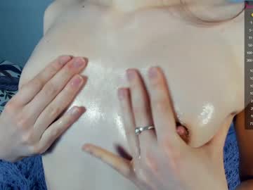 Nude cam girl youne_and_beautiful image #4324718