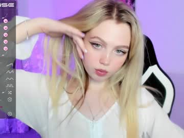 Nude cam girl small_blondee image #3920368