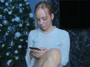 Nude cam girl milena_plays image #740160