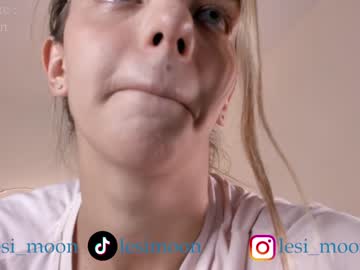 Nude cam girl lesi_moon image #6442526