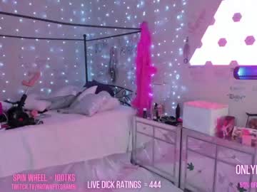 Nude cam girl butterybubblebutt image #4243560