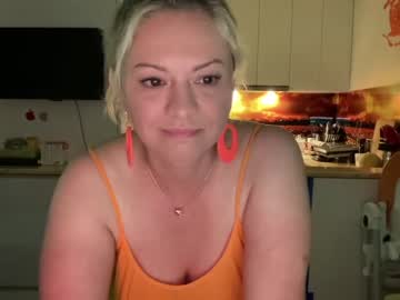 Nude cam girl kiradivine image #4361575