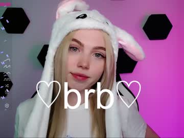 Nude cam girl small_blondee image #4280125