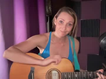 Nude cam girl kaileeshy image #3141273