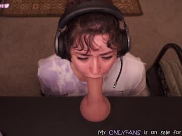 Nude cam girl evelynpiers image #4421556