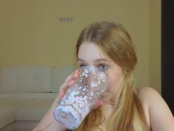 Nude cam girl annikie image #5769406