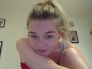 Nude cam girl redroseldn image #3734454