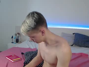 Nude cam man oliver_peace image #1563822