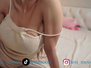 Nude cam girl lesi_moon image #6358516