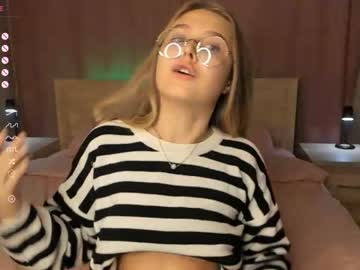 Nude cam girl pewdieevaa image #5172614