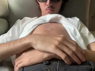 ryan18bi nude girls camming