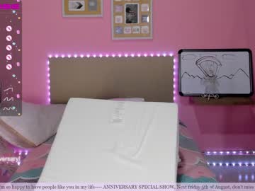 Nude cam girl little_effy18 image #2336879