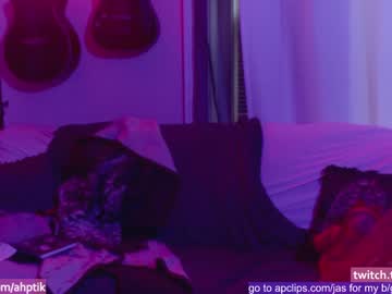 Nude cam girl babyjas image #396238