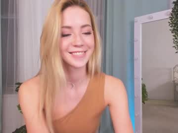 Nude cam girl emmi_rosee image #1070155