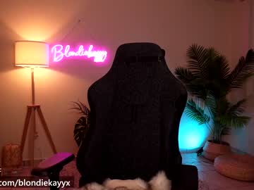 Nude cam girl blondiekayy image #1359037