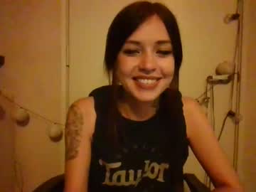 Nude cam girl averiecherry image #4895340